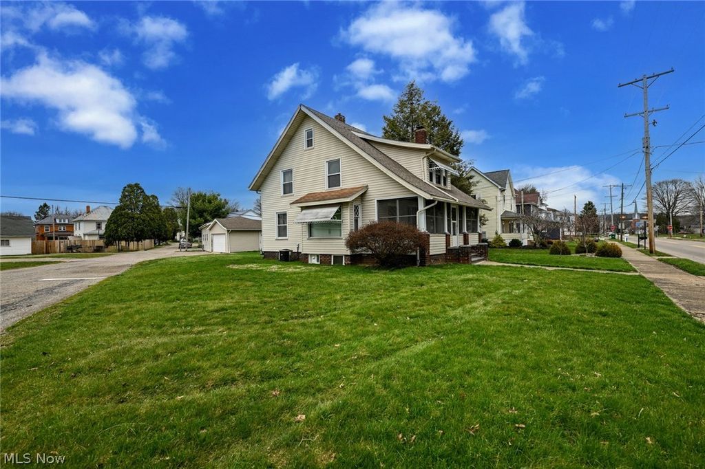 Photo of 329 Redwood Street SW, Beach City, OH 44608 (MLS # 5197147)