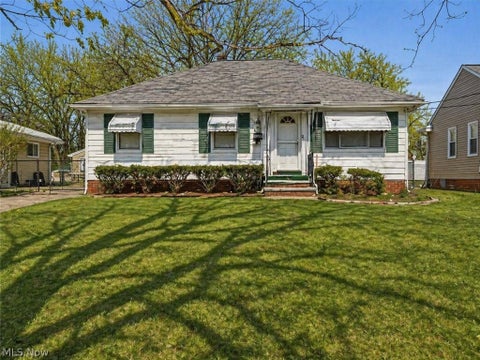Homes For Sale - 16241 Glenburn Avenue<br/> Maple Heights, OH 44128