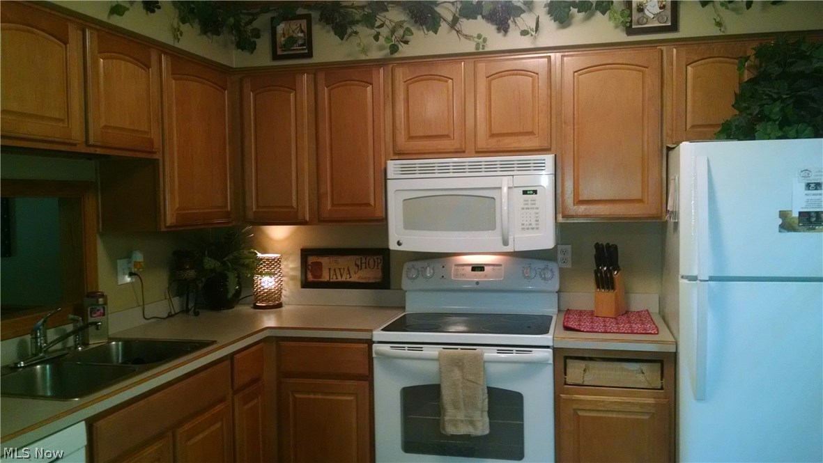 Creekside Condominiums - Residential