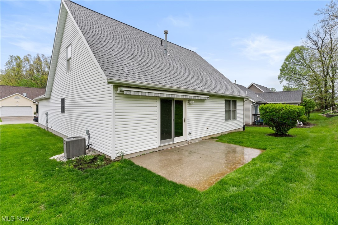 3152 Pondview Drive, Ravenna, Ohio image 3