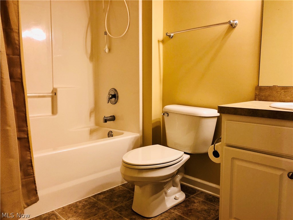 Cross Crk Village Condo - Residential