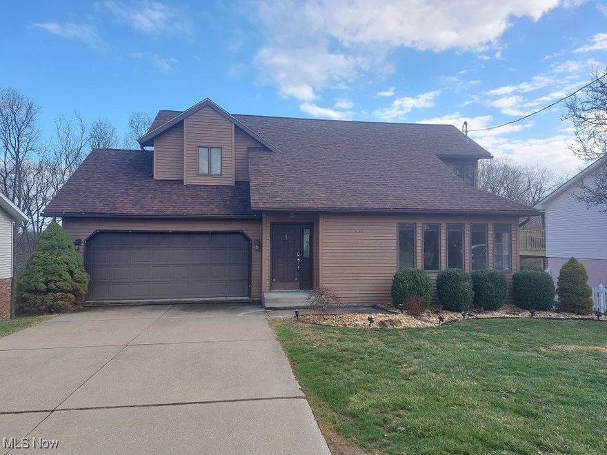 MOTIVATED SELLER.2 STORY VINYL SIDED 3 BEDROOM,2-1/2 BATH HOME BUILT IN 1995.THIS HOME FEATUES A ATTACHED 2 CAR GARAGE OFF OF KITCHEN.LARGE OPEN FLOOR PLAN WITH KITCHEN ISLAND,PANTRY,DESK AREA WITH WINE RACK AND 1/2 BATH.REFRIGERATOR-2019,WATER HEATER 2018,ELECTRIC RANGE2016,DISPOSAL 2014 NEW ROOH 2024GAS FURNACE AND CENTRAL AIR 2022.THE VAULTED CEILING IN LIVING ROOM HAS A BREATH TAKING VIEW OF UPPERHALL BALCONY. KITCHEN AND DINING ROOM HAVE NATURAL HARDWOOD FLOOR.DINING ROOM HAS (GLASS DOORS LEADING TO 2 DECKS.UPPER AND LOWER)BASEMENT IS UNFINISHED WITH LAUNDRY AREA.UNDERNEATH THE 2 CAR GARAGE IS A DIRT FLOOR STORAGE AREA THAT IS ACESSABLE FROM REAR YARD.GREAT FOR PATIO FURNITURE AND GARDENING TOOLS.THIS HOME IS NOT A DRIVE.ITS A MUST SEE INSIDE HOME SO CALL TODAY FOR A SHOWING.