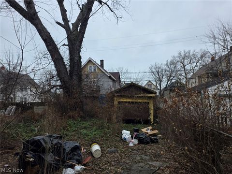 Tiny photo for 13607 Beaumont Avenue, Cleveland, OH 44112 (MLS # 5190624)
