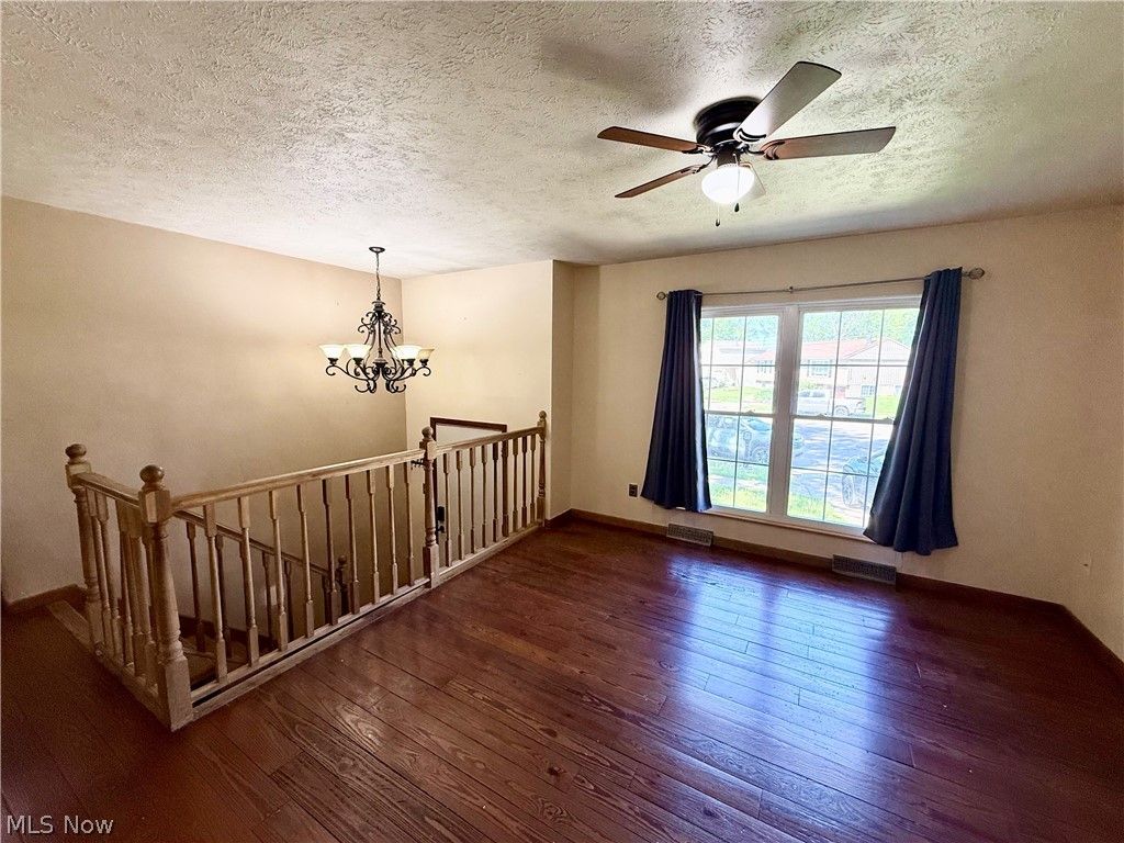 Photo of 1128 Oakwood Drive, Vermilion, OH 44089 (MLS # 5208358)