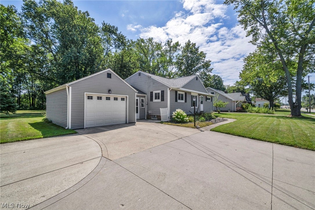 6033 Stearns Road