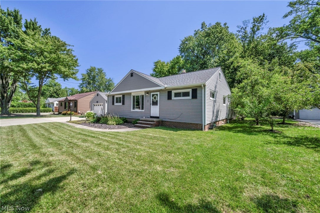 6033 Stearns Road