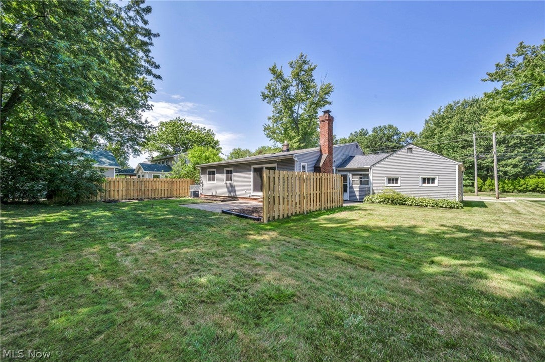 6033 Stearns Road