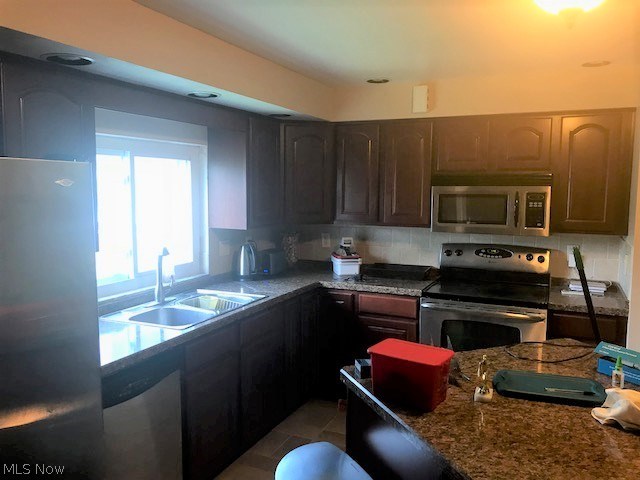 Barrington 08 - Residential