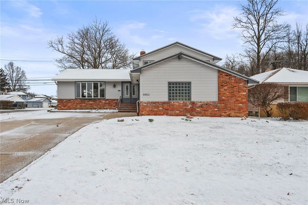 Photo of 5953 Ashcroft Drive, Mayfield Heights, OH 44124 (MLS # 5188808)