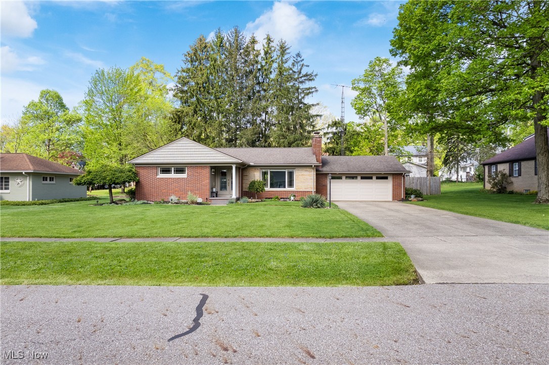 2625 Belleflower Drive, Alliance, Ohio image 32