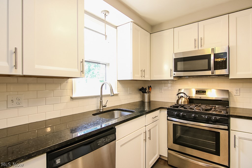 Lyndhurst Manor - Residential