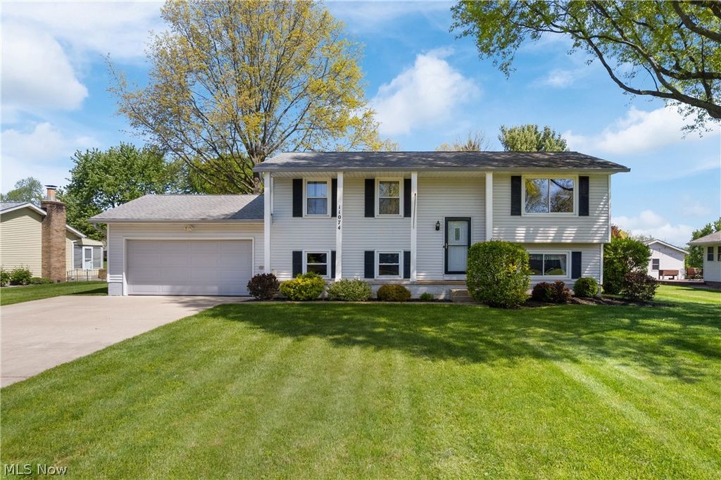 Photo of 11074 Sagebrush Avenue NE, Uniontown, OH 44685 (MLS # 5207404)