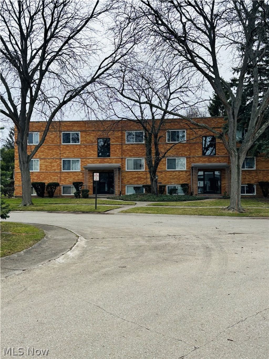 Photo of 21045 Southbend Circle #8, Rocky River, OH 44116 (MLS # 5196422)