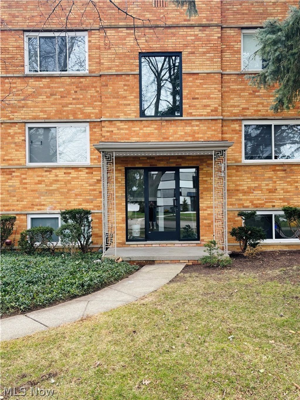 Photo of 21045 Southbend Circle #8, Rocky River, OH 44116 (MLS # 5196422)