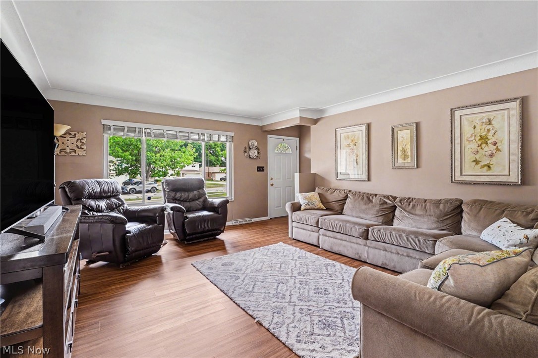 272 N Skyline Drive