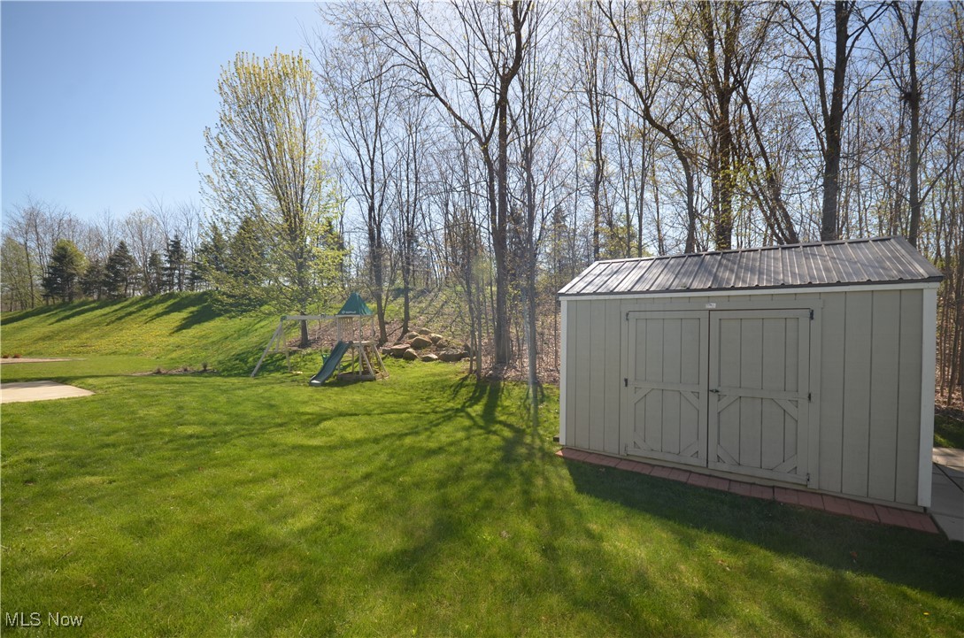 242 Oakview Circle, Tallmadge, Ohio image 2