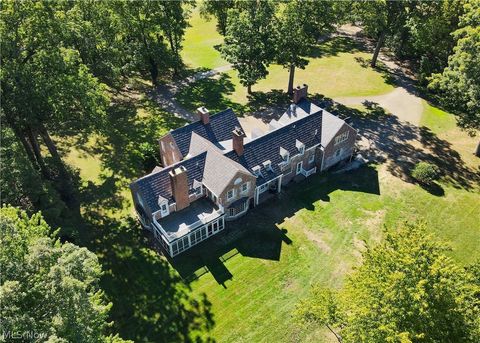 Homes For Sale - 1322 Springhill Lane<br/> Stark County, Massillon, OH 44646