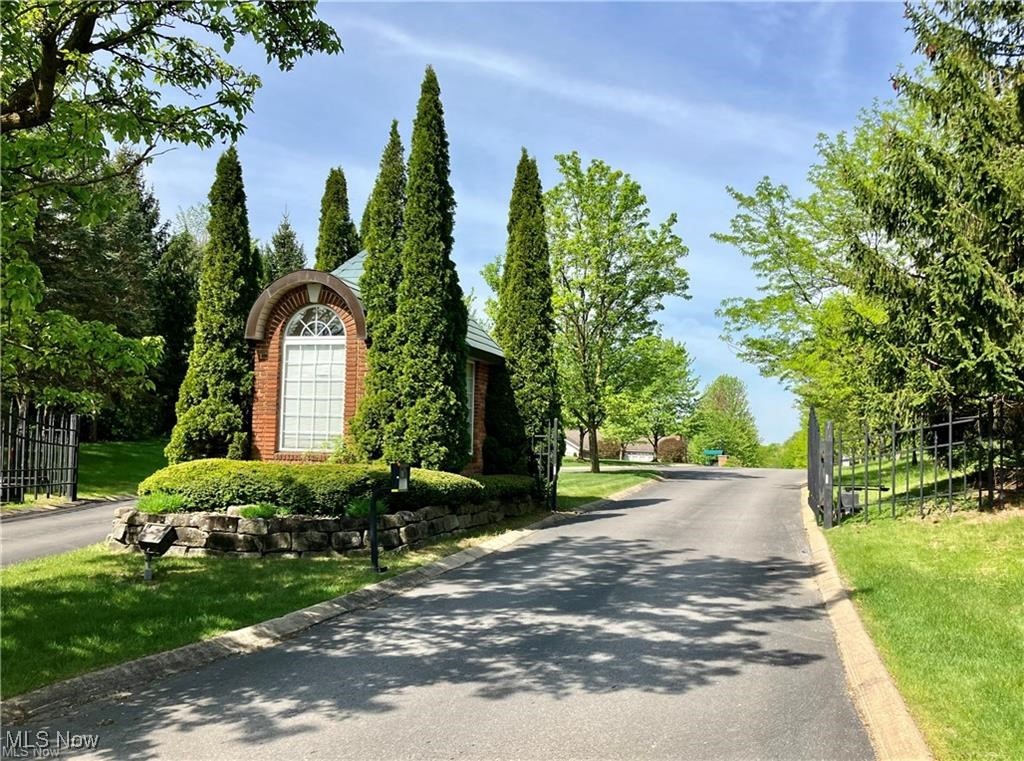 Cross Crk Condos - Residential