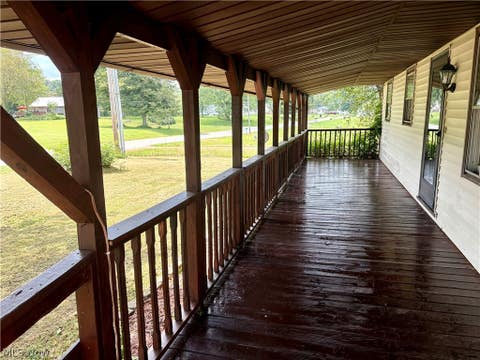 Tiny photo for 950 Federal Road, Little Hocking, OH 45742 (MLS # 5239425)