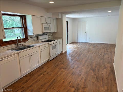Tiny photo for 950 Federal Road, Little Hocking, OH 45742 (MLS # 5239425)