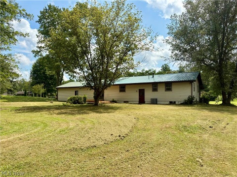 Tiny photo for 950 Federal Road, Little Hocking, OH 45742 (MLS # 5239425)