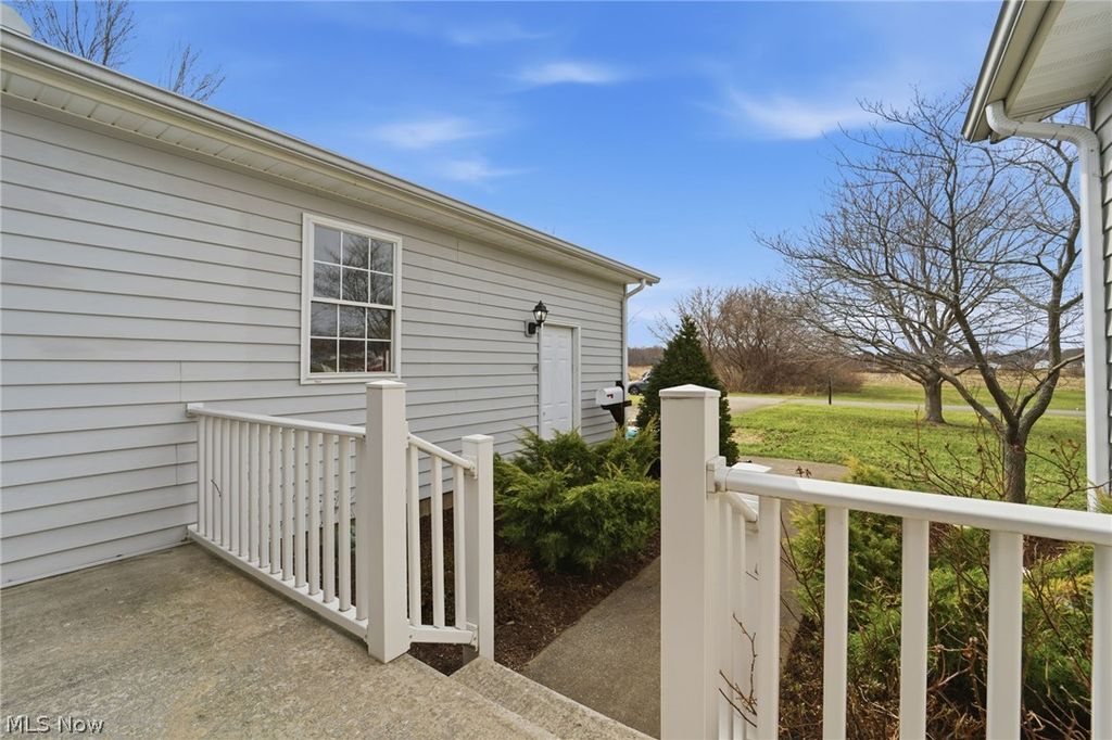 Photo of 28 Lake Park Road, Conneaut, OH 44030 (MLS # 5193861)