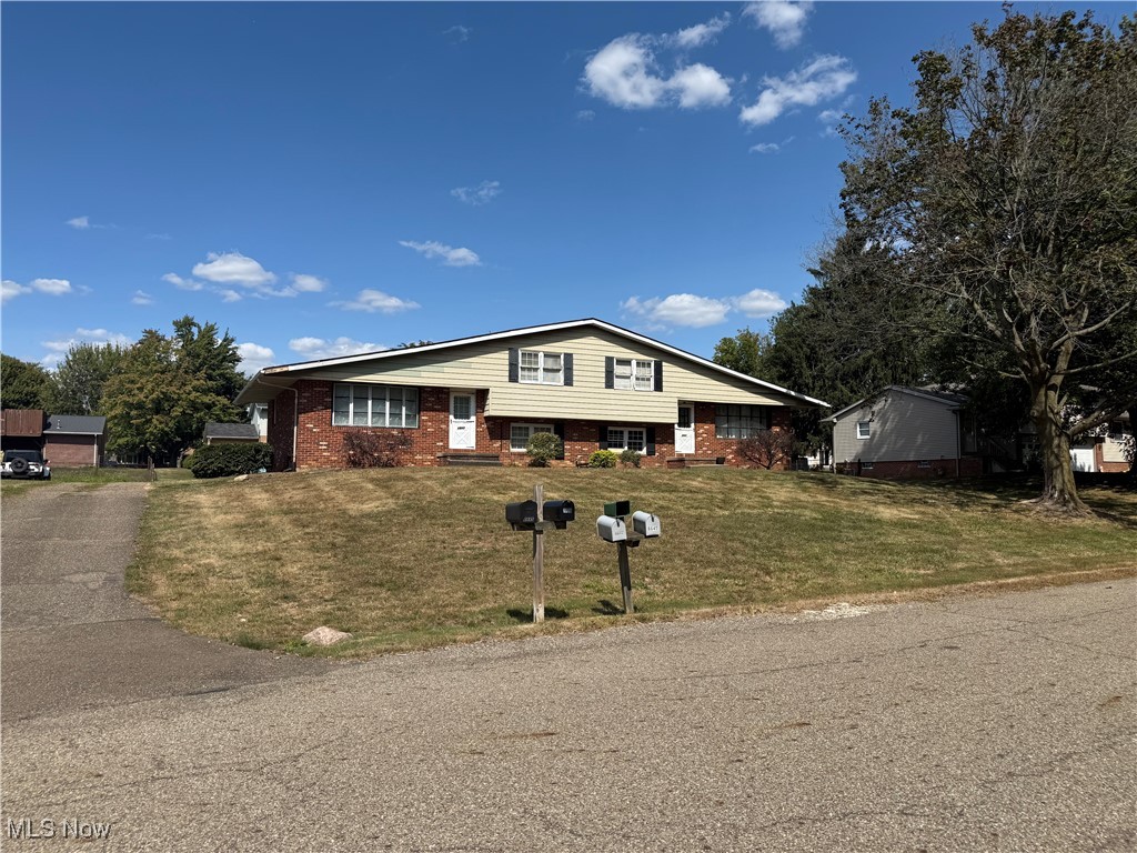 Charming 2-bedroom, 1-bath duplex located in Jackson Local Schools. Features include a 1-car garage and convenient layout, offering comfortable living in a desirable area.