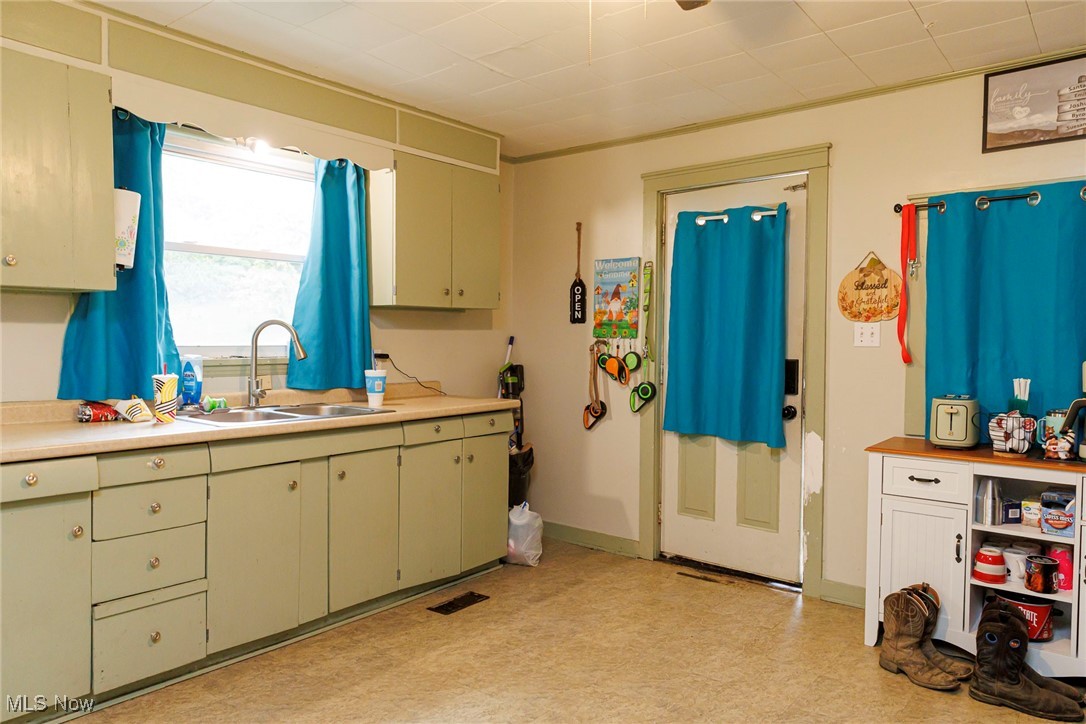 Dennison, Ohio 44621, United States, 3 Bedrooms Bedrooms, ,2 BathroomsBathrooms,Residential,Active,213944