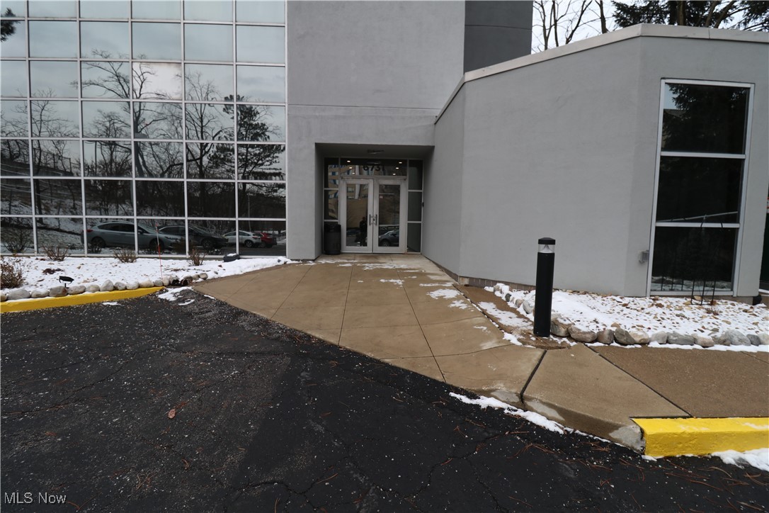 6731 Ridge (7,000 sq ft)