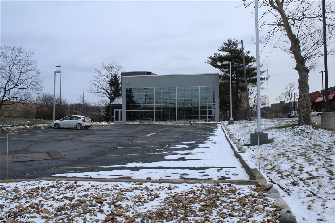 6731 Ridge (7,000 sq ft)