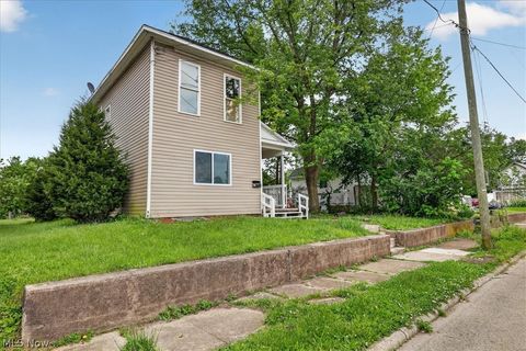 Homes For Sale - 84 Curtis Avenue<br/> Newark, OH 43055