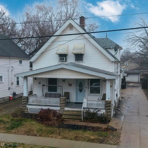 Looking to invest? This is the package deal you have been waiting for. Investment opportunities like these do not come by often. 2 single family homes on one property. Great location and just minutes from major highways, and daily amenities. You won't want to miss out on this one if you are looking to add to your portfolio. Schedule your showing today.