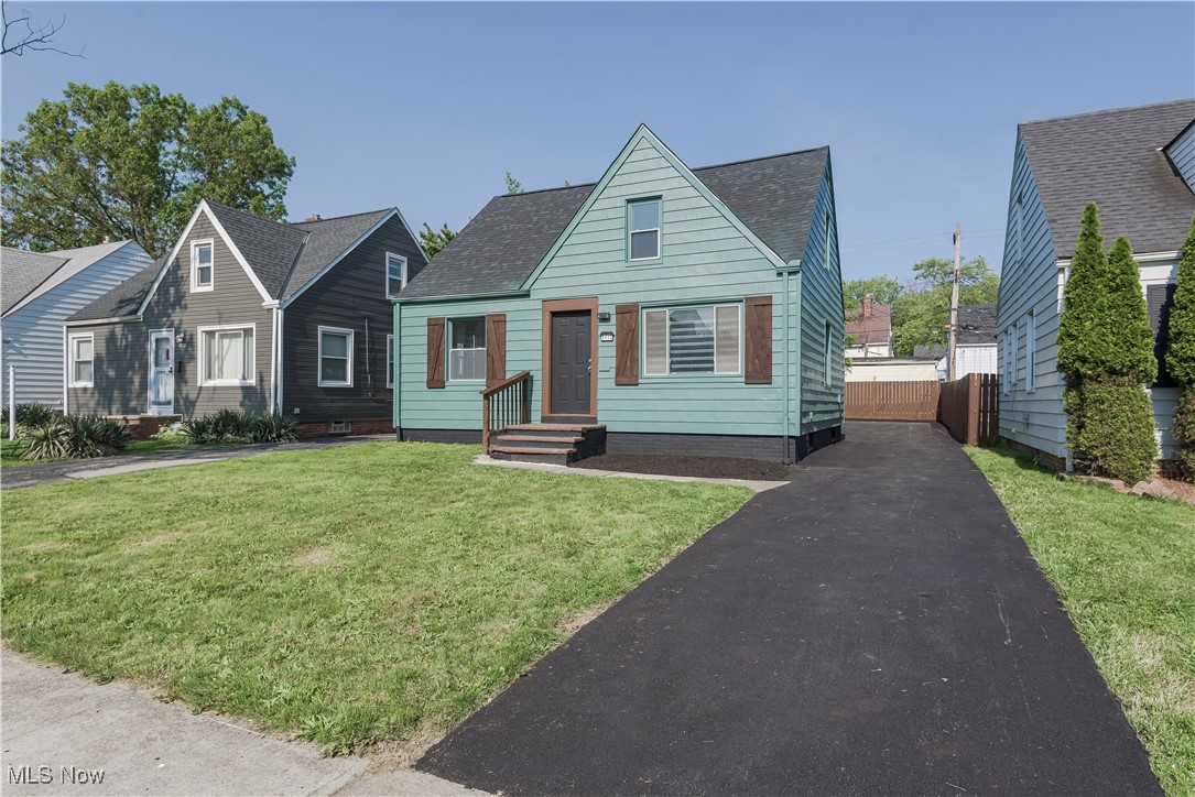 5413 Hollywood Avenue, Maple Heights, Ohio image 1