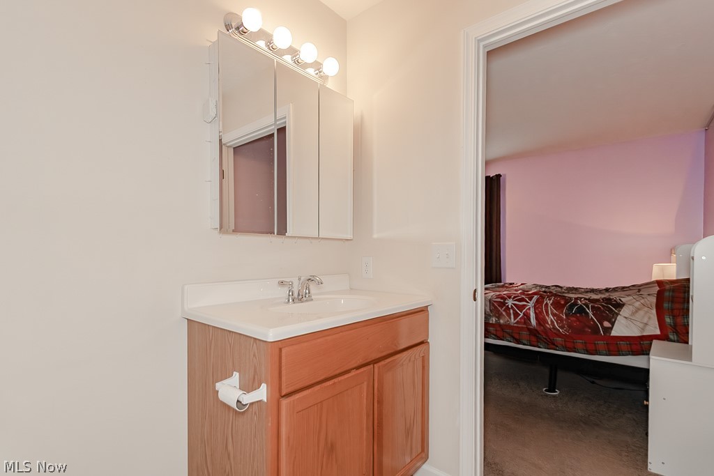 Vanna Shores Condo Ph 12 - Residential