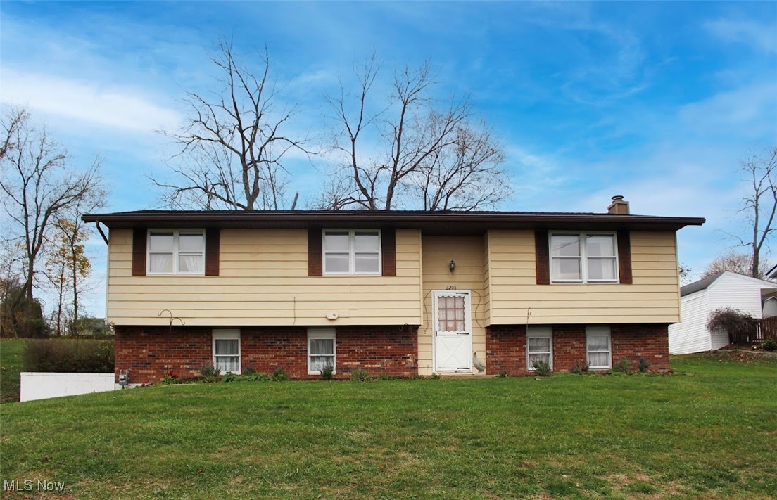 3208 Lakewood Drive, Zanesville, Ohio image 1