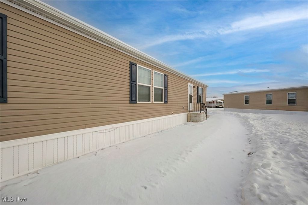 Photo of 348 Robin Drive, Elyria, OH 44035 (MLS # 5184035)