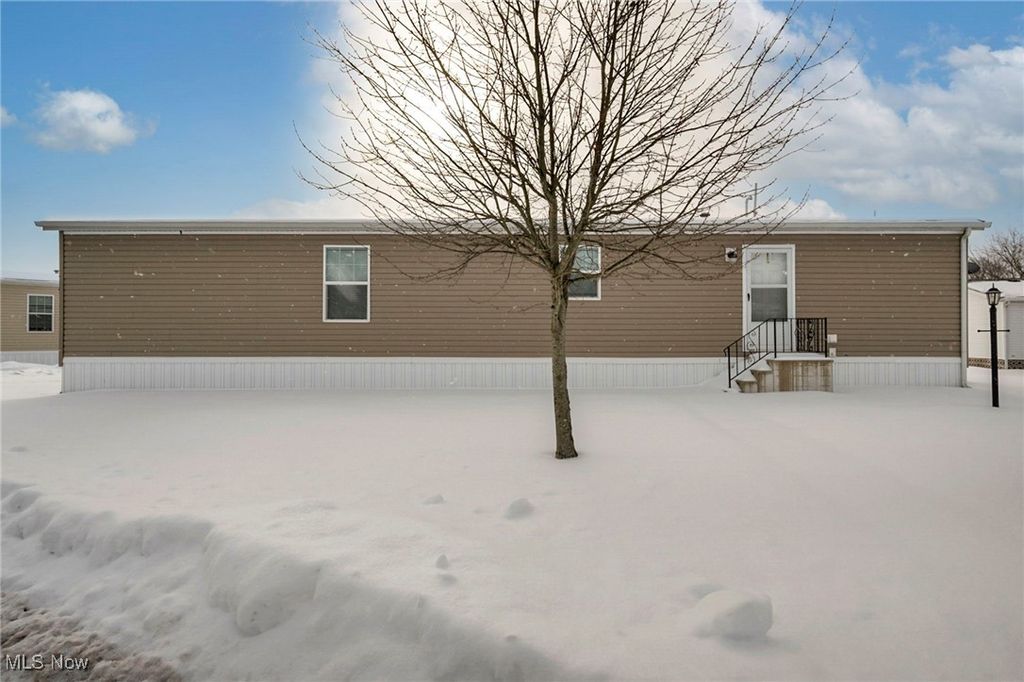 Photo of 348 Robin Drive, Elyria, OH 44035 (MLS # 5184035)