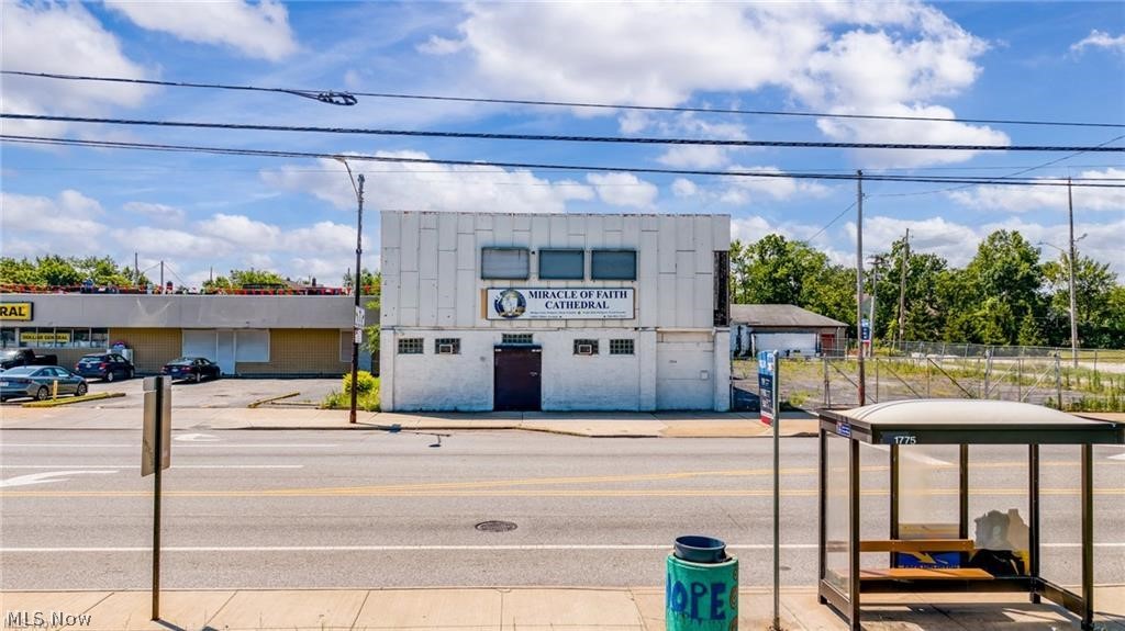 Cleveland - Commercial Sale