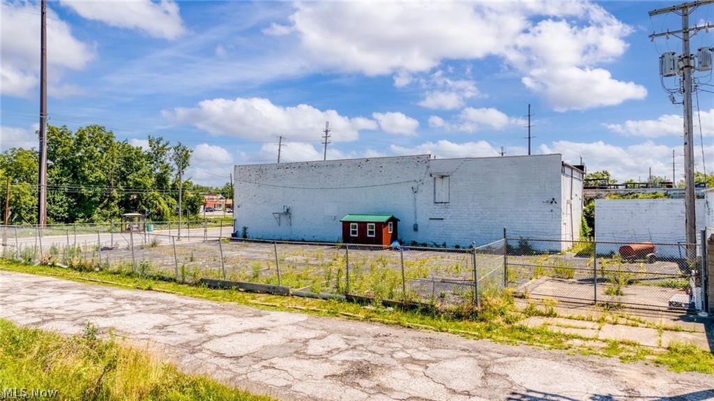 Cleveland - Commercial Sale
