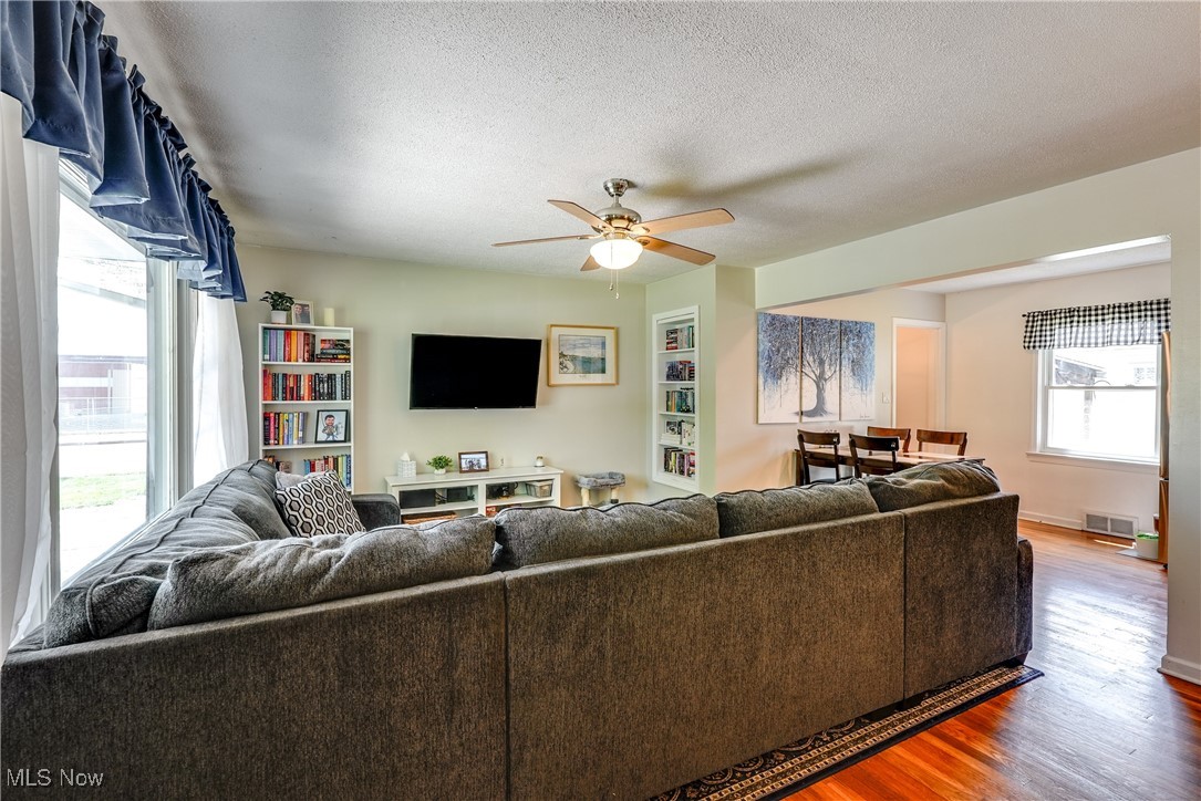 1560 Bond Street, Akron, Ohio image 3
