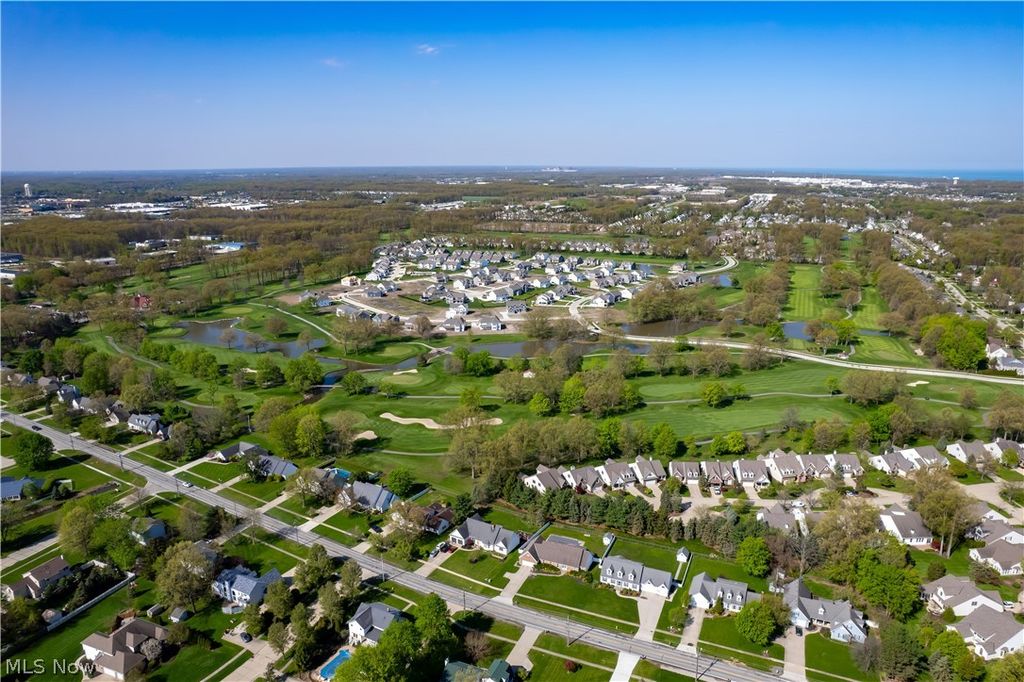 Photo of 718 Wedgewood Drive, Avon Lake, OH 44012 (MLS # 5203948)