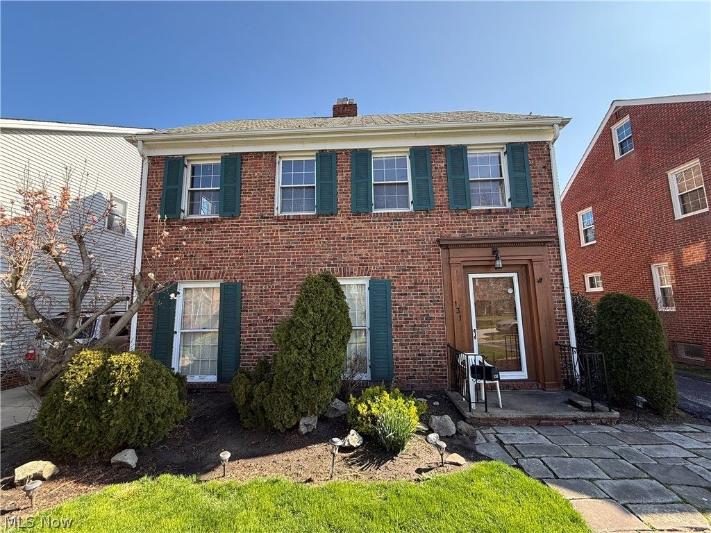 Photo of 131 E 200th Street, Euclid, OH 44119 (MLS # 5202433)