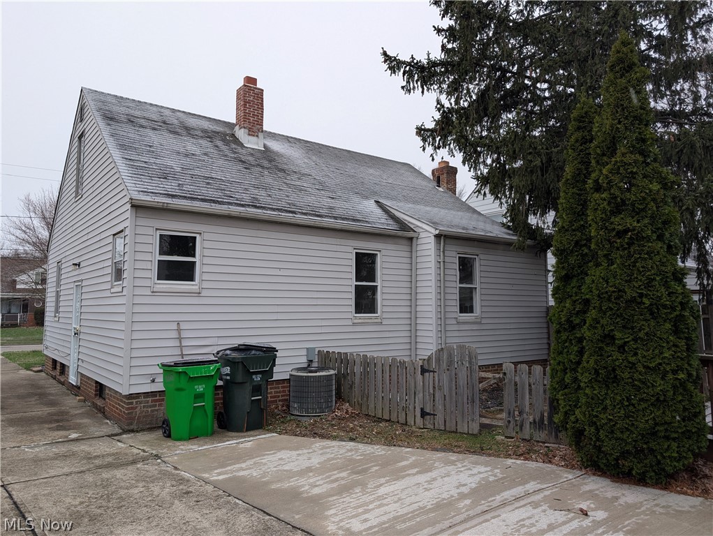 Bungalow - Residential