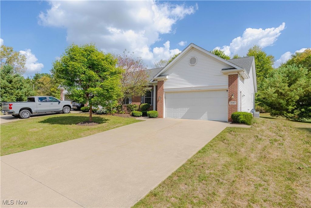 Photo of 3047 Chalford Circle NW, North Canton, OH 44720 (MLS # 5167917)