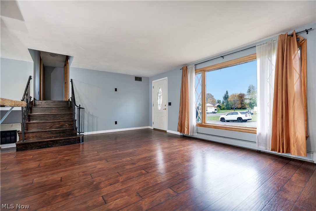 1227 33rd Street NE