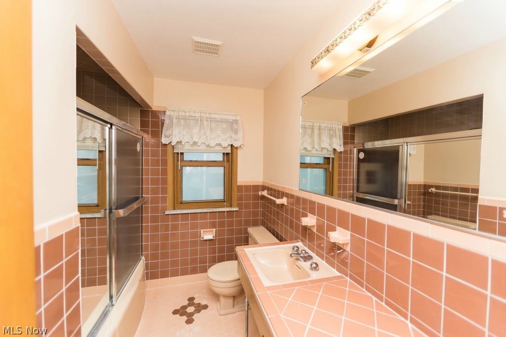 William T Arnos Belvoir-Bayard - Residential