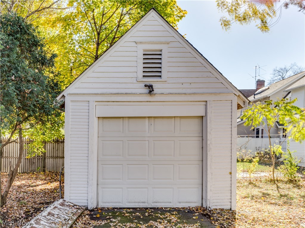 Mccourt - Residential Lease