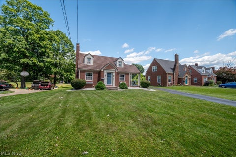 Tiny photo for 222 Brookfield Avenue, Boardman, OH 44512 (MLS # 5220959)