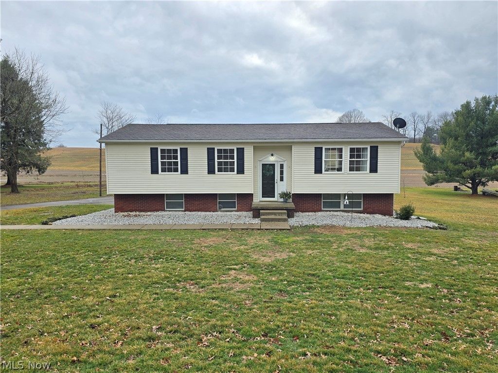 Photo of 25471 Township Road 192, Coshocton, OH 43812 (MLS # 5191147)