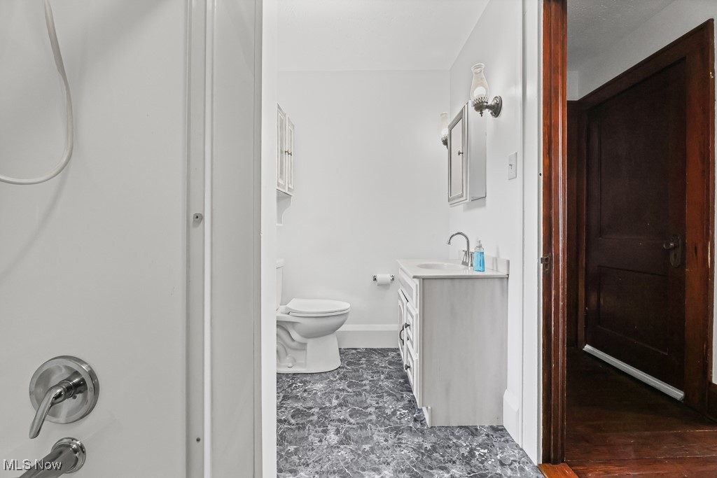 Em & R Myers 1 - Residential